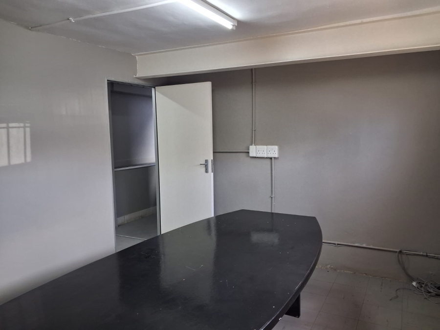 To Let Commercial Property for Rent in Quigney Eastern Cape